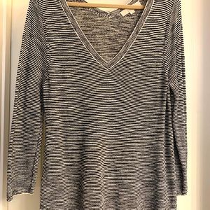 LOFT V neck light weight tunic sweater